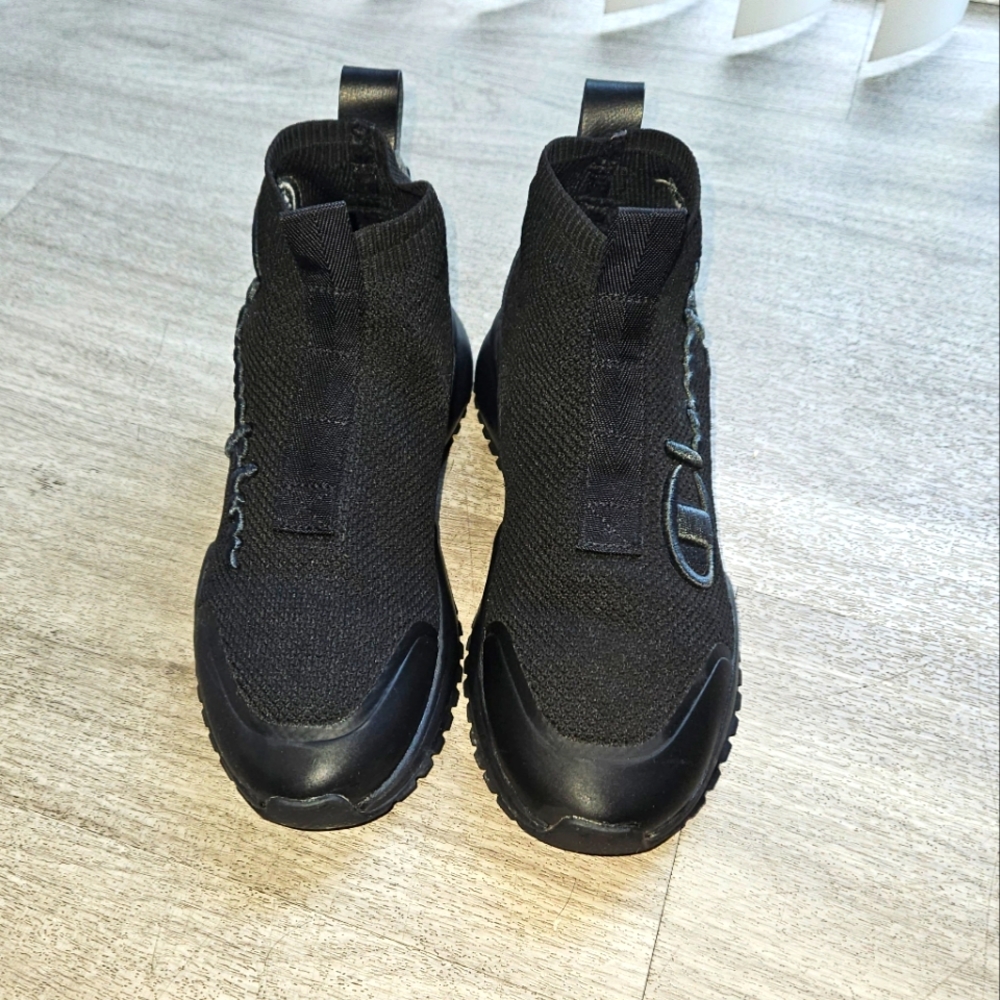 Champion Hyper black  women size 7